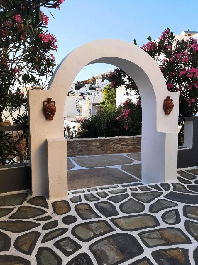 George'S Place Chora  Buitenkant foto